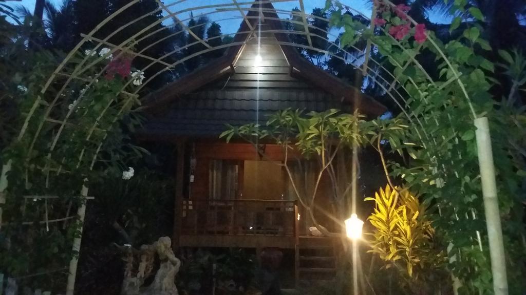 Khoo Villa Senggigi Exterior photo